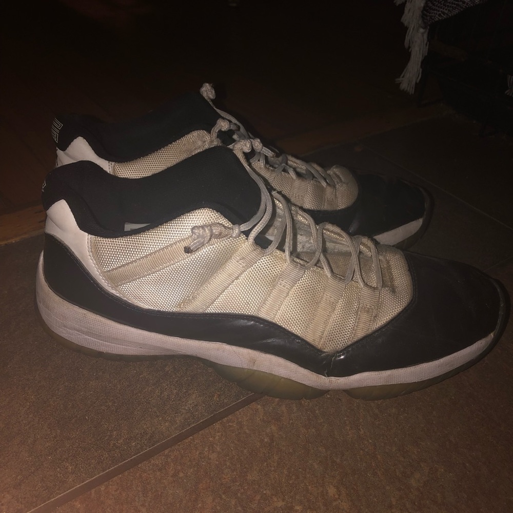 Jordan Concord 11s size 12